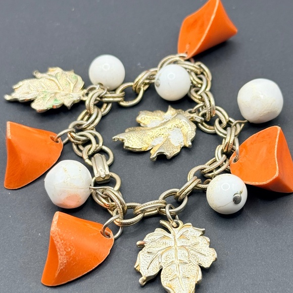 Jewelry - Vintage Chunky Apricot Charm Bracelet
